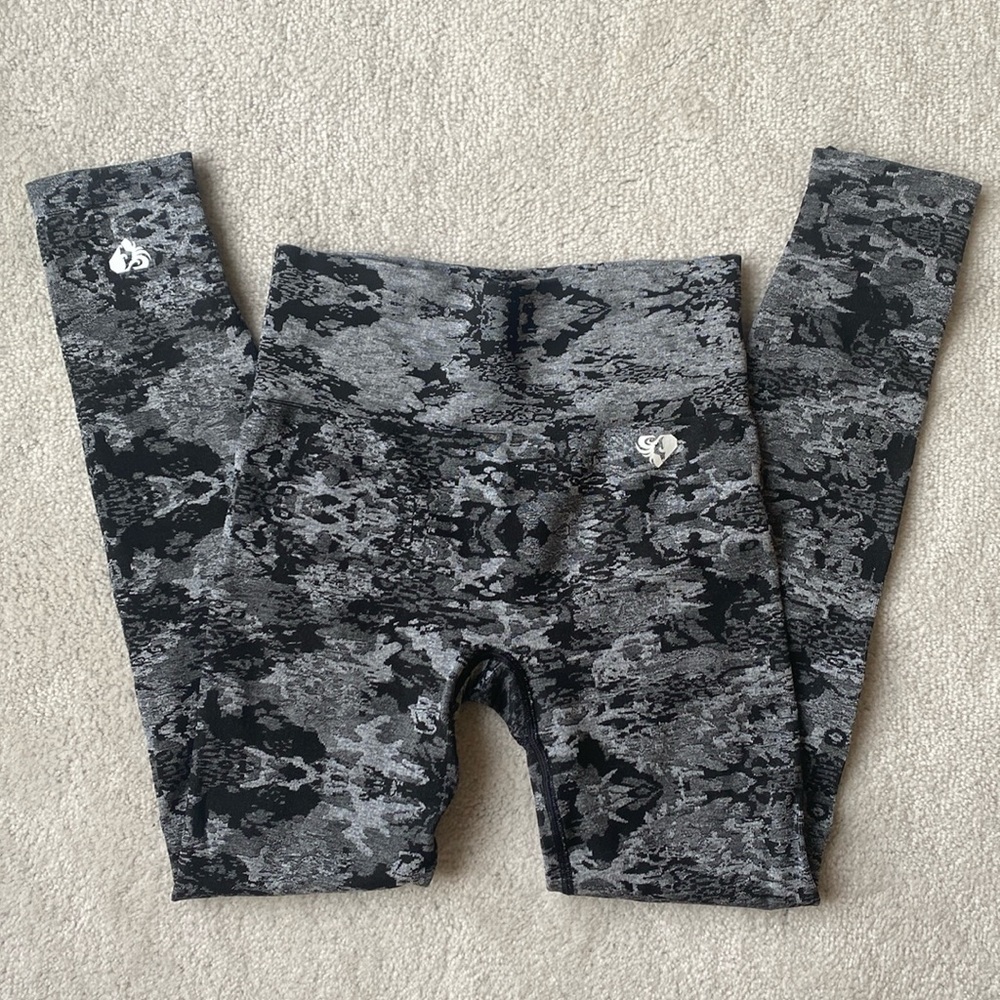 Women’s Best Camo Seamless Leggings